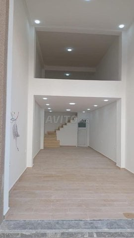 Magasin neuf bien situé - le Vallon