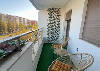 Appartement à louer neuf et meublé avec balcon