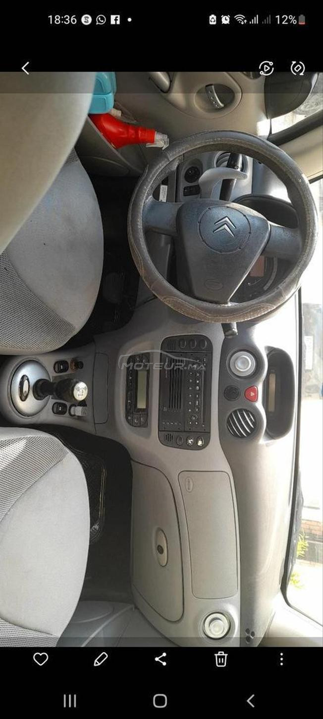 voiture Citroën modèle 2004 automatique 