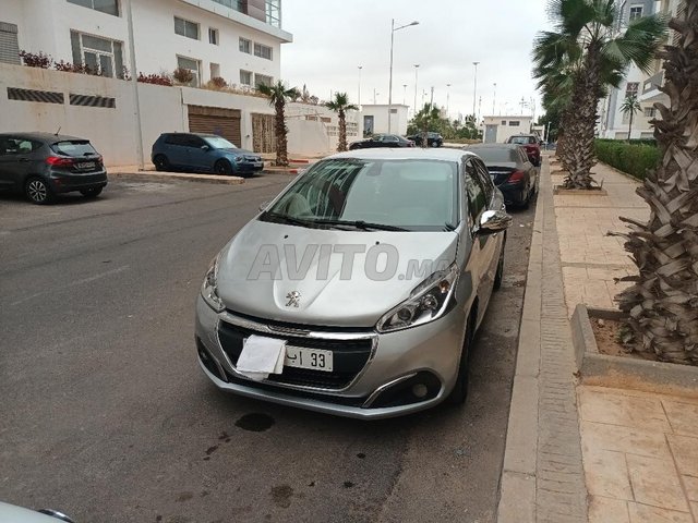 Peugeot 208 occasion Diesel Modèle 