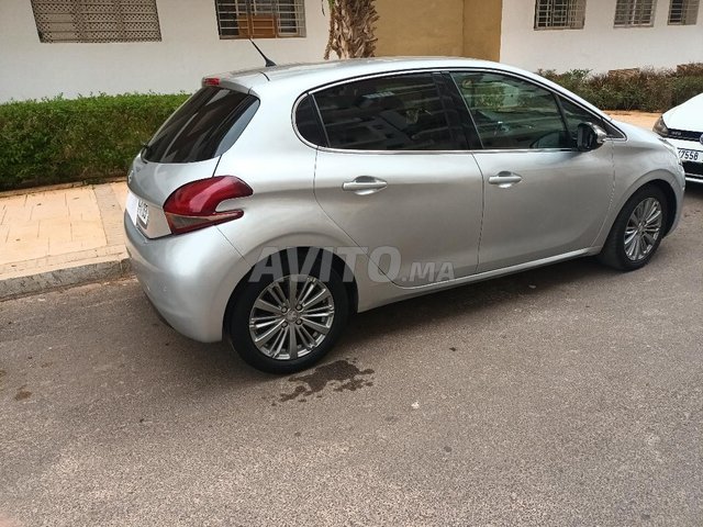 Peugeot 208 occasion Diesel Modèle 