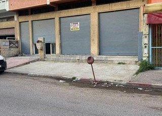 2 MAGASINS COMMERCIALES 128M