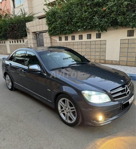 Mercedes-Benz 220 occasion Diesel Modèle 