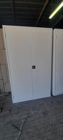 Armoire métallique avec deux portes battantes A765