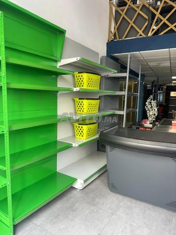 étagers supermarché  