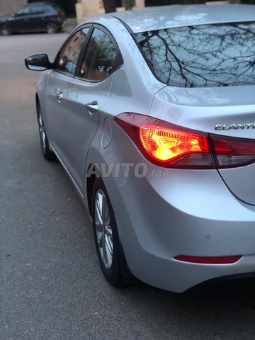 Hyundai Elantra occasion Diesel Modèle 