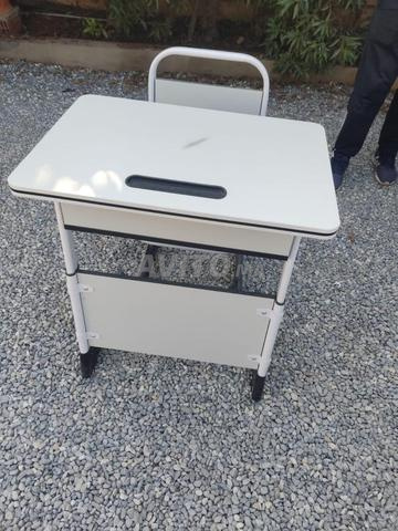 Table Scolaire Réglable Confort pour les Élèves 