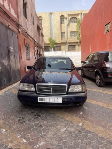 Mercedes-Benz 250 occasion Diesel Modèle 