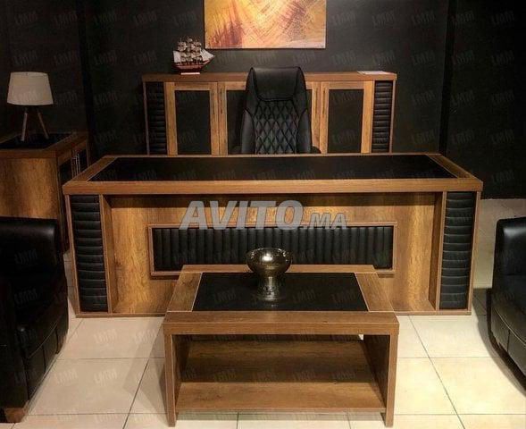 bureau/chaise/table réunion/caison/vitrine/armoire