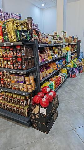 étagers, rayonnage super marché رفوف 