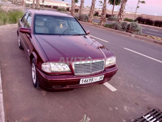 Mercedes-Benz 220 occasion Diesel Modèle 