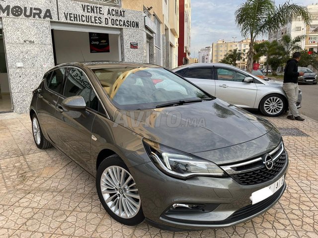 Opel Astra occasion Diesel Modèle 