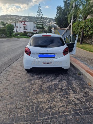 Peugeot 208 occasion Diesel Modèle 