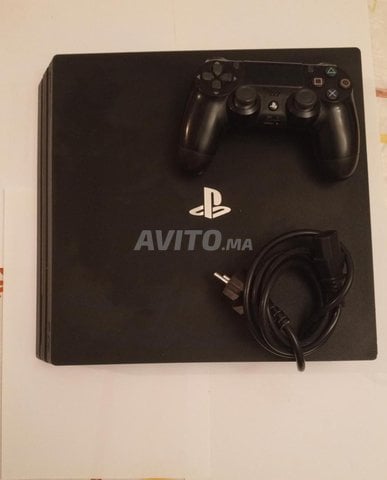 PS4 PRO ONLINE AVEC 4 CD