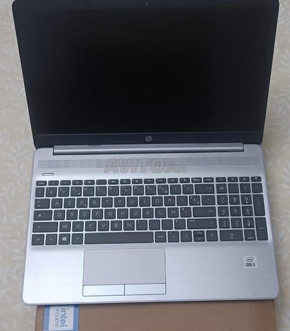 PC PORTABLE HP  i5-1035G1 256GB SSD RAM 8Go DDR4
