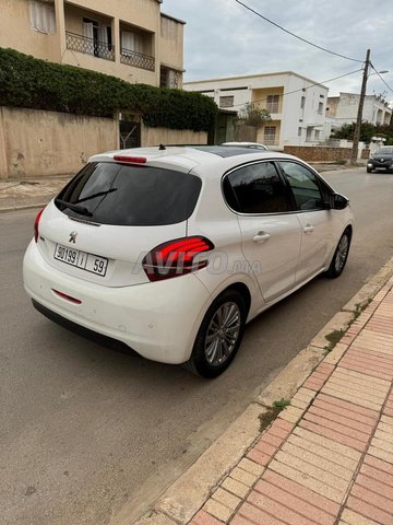 Peugeot 208 occasion Diesel Modèle 