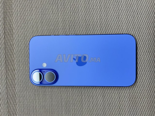 Iphone 16 tres bon état encore neuf