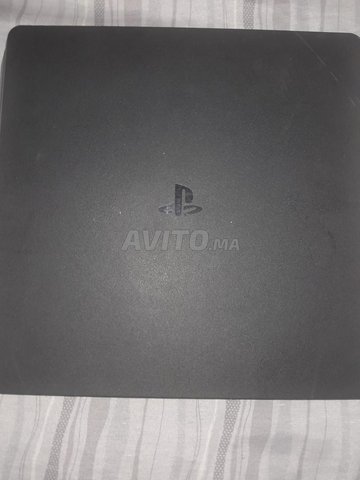 PS4 1000GB et plusieurs jeux 