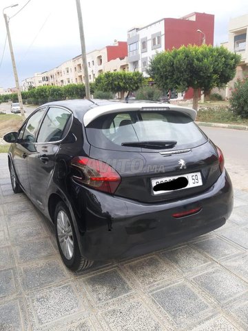 Peugeot 208 occasion Diesel Modèle 