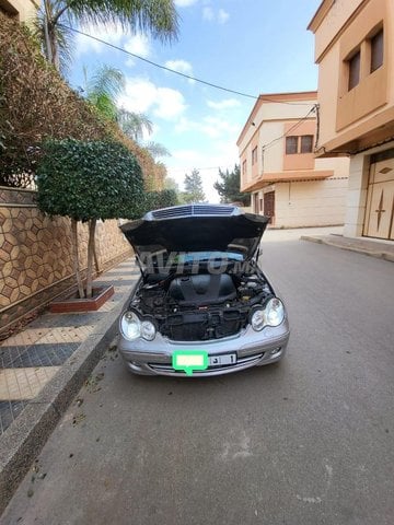 Mercedes-Benz 220 occasion Diesel Modèle 