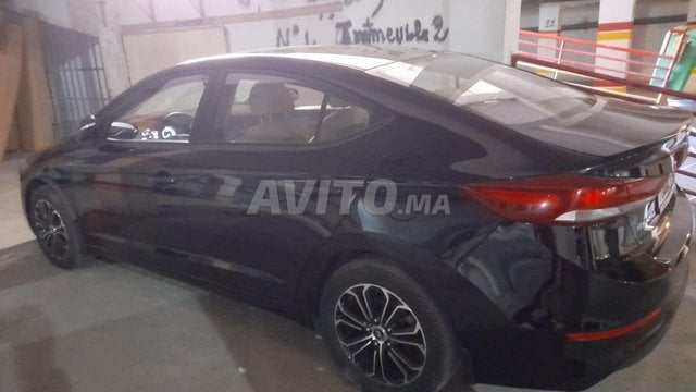 Hyundai Elantra occasion Diesel Modèle 