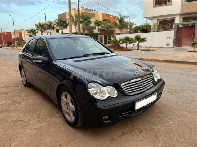 Mercedes-Benz 220 occasion Diesel Modèle 