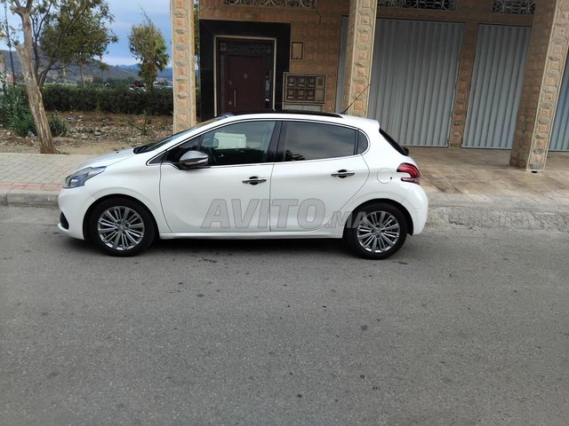 Peugeot 208 occasion Diesel Modèle 