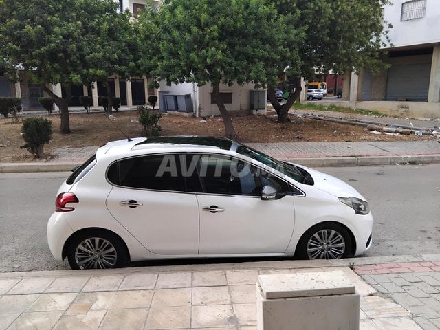 Peugeot 208 occasion Diesel Modèle 