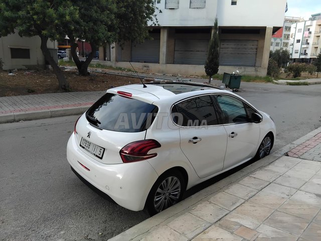 Peugeot 208 occasion Diesel Modèle 