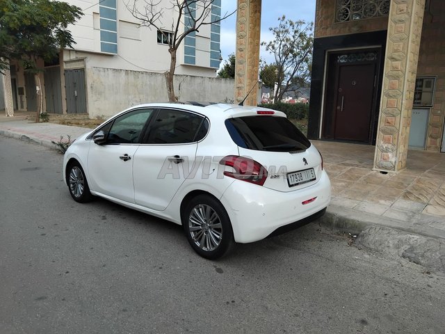 Peugeot 208 occasion Diesel Modèle 