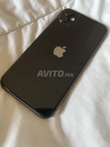 iPhone 11 avec 6 coques offertes