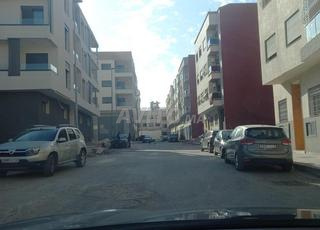 أرضية في الطابق الثالث للبيع