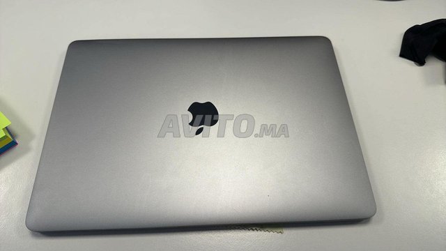 MACBOOK PRO i7 16GB