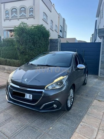 Peugeot 208 occasion Diesel Modèle 