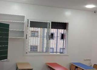 fabrication mobilier scolaire/table/chaises NN