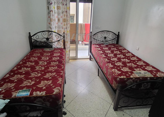 للبيع غرفة نوم 1300د وصالون 2200د 