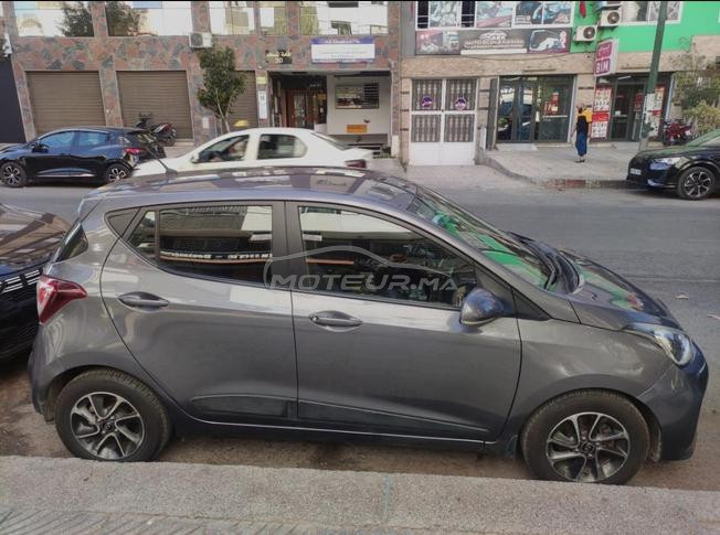 Hyundai grand i10 2017 essence faible kilométrage.