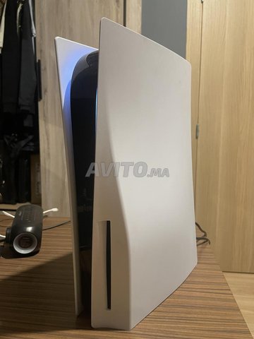 Ps5 standard avec manette et jeu
