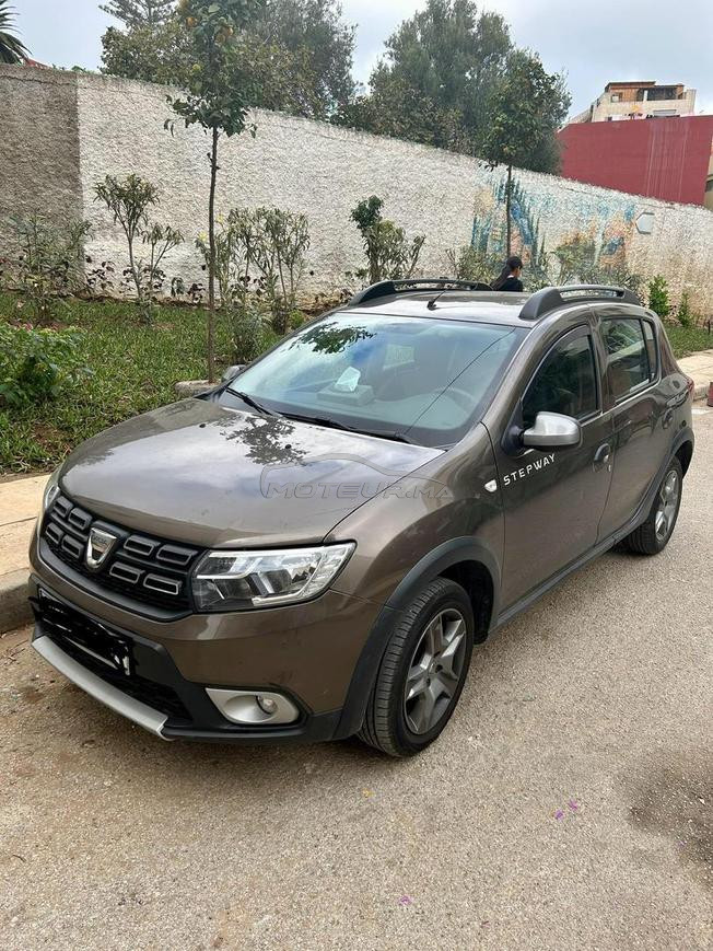 Dacia Stepway 2018 premiere main