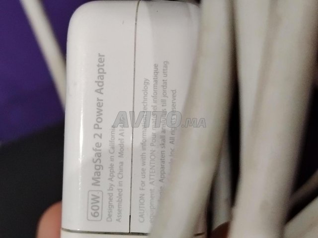 deux chargeurs apple magsafe 1 et 2 60 w