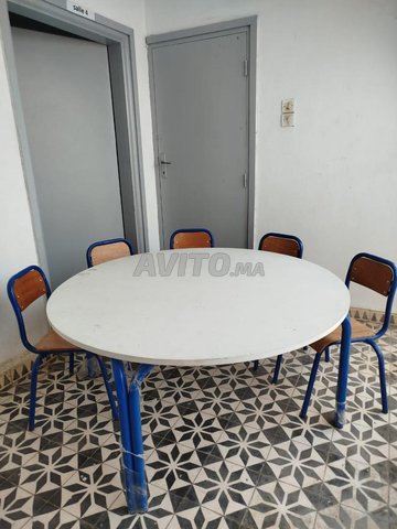 Table ronde et 6 chaises enfant