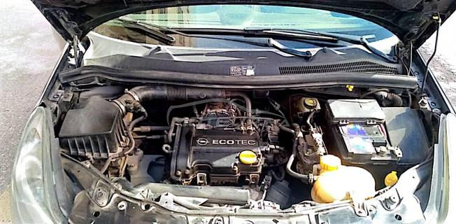 Opel Corsa Essence Manuelle 2011 à Casablanca