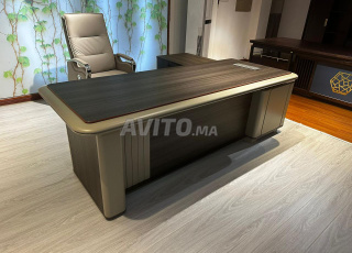 découvrez nos bureaux importés