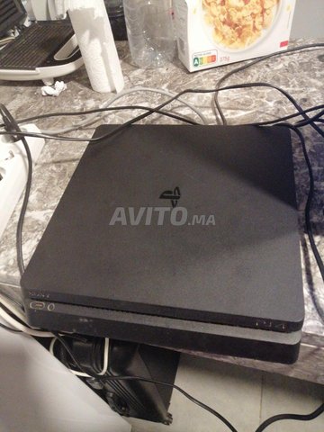 Ps4 slim à vendre 