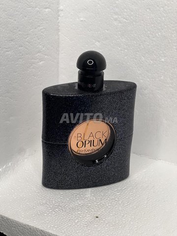 YVES SAINT LAURENT BLACK OPIUM Eau de Parfum