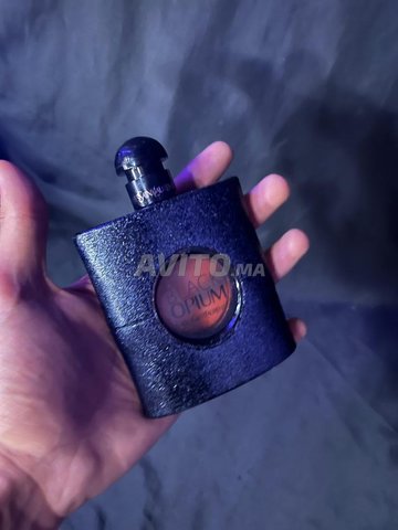 YVES SAINT LAURENT BLACK OPIUM Eau de Parfum