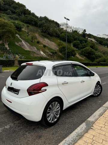 Peugeot 208 occasion Diesel Modèle 