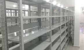 étagers pour le stockage et le supermarché 