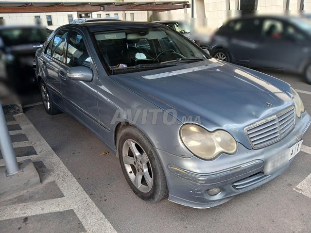 Mercedes-Benz 220 occasion Diesel Modèle 