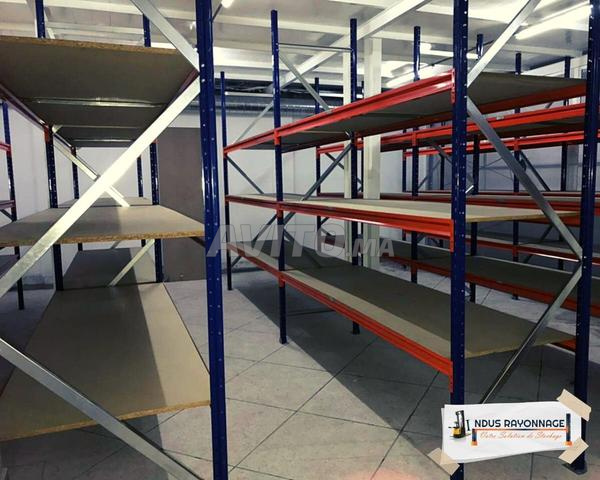 DES RAYONS DE STOCKAGE MI LOURD - 2